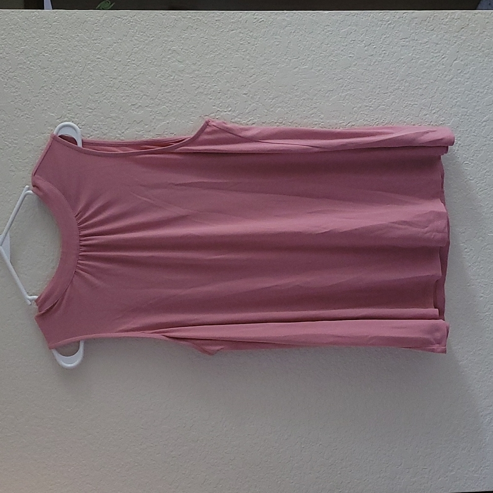 Torrid size 2 (18/20) dusty rose colored tank top.